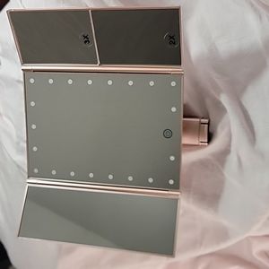 LED TRI-FOLD MIRROR